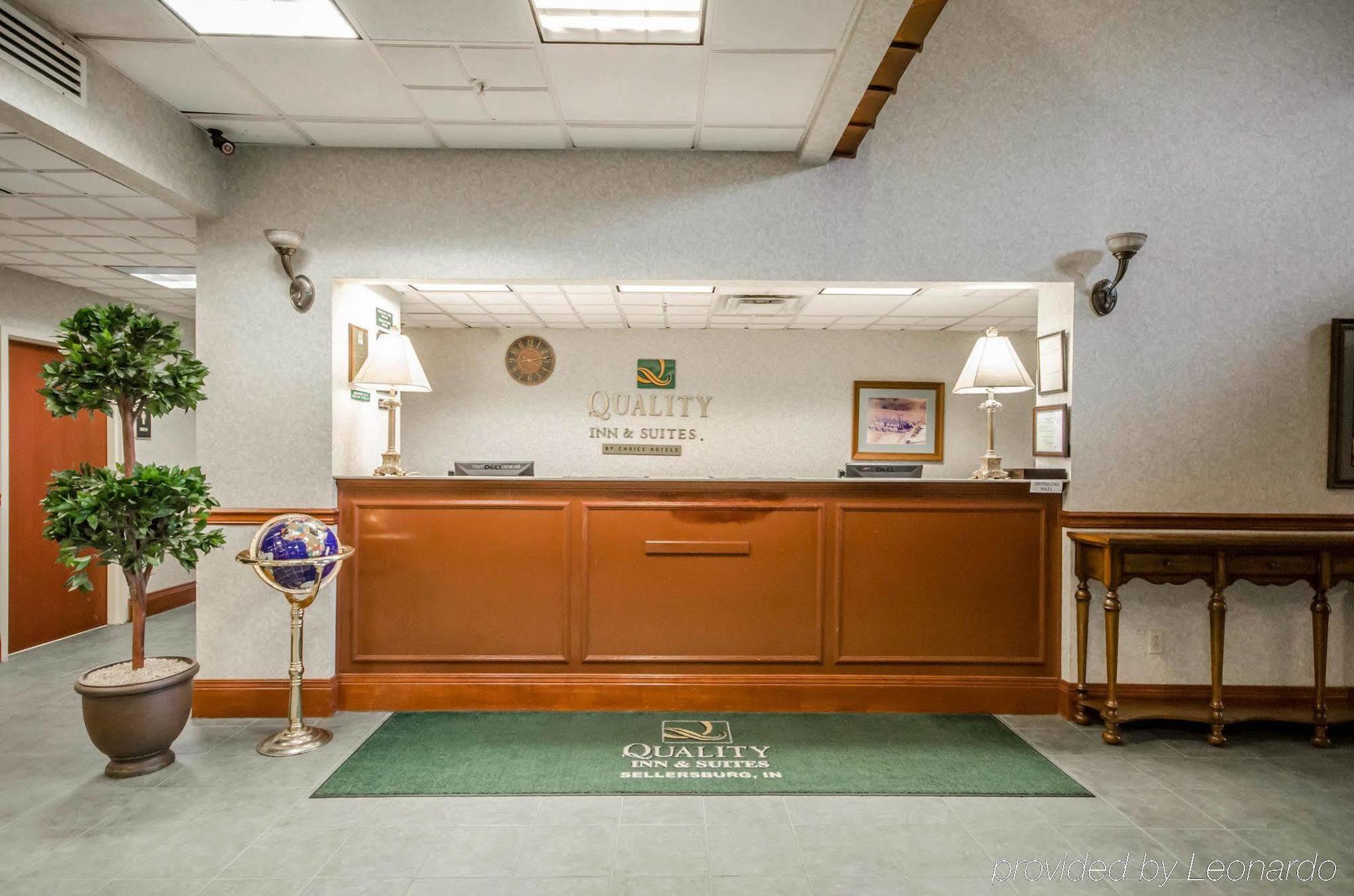 クオリティー イン アンド スイーツ Sellersburg エクステリア 写真